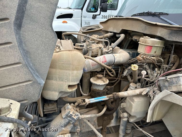 image for item DP3092 2002 International 4300  utility / service truck