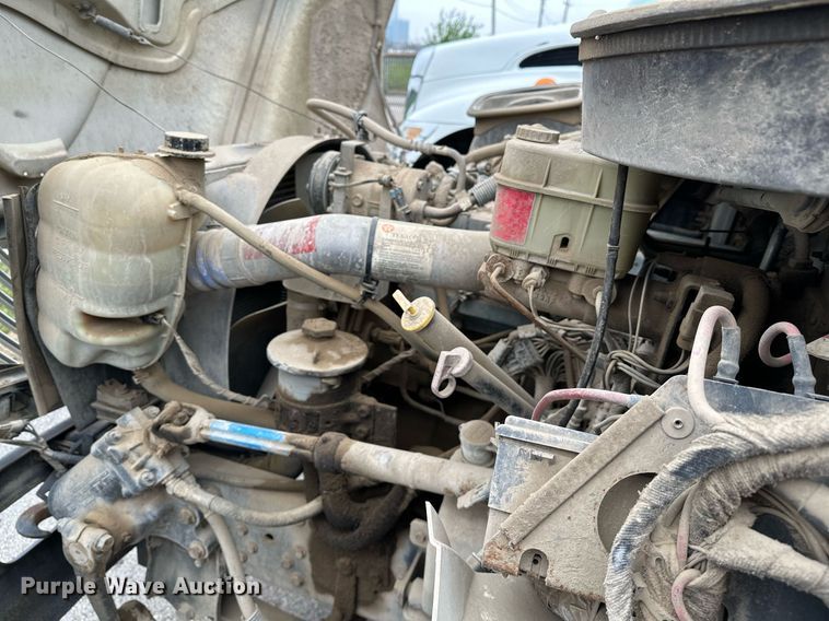 image for item DP3092 2002 International 4300  utility / service truck