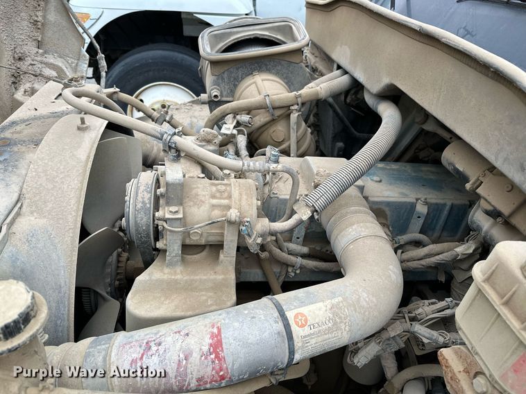 image for item DP3092 2002 International 4300  utility / service truck