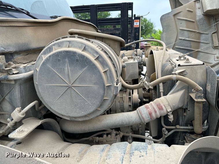 image for item DP3092 2002 International 4300  utility / service truck