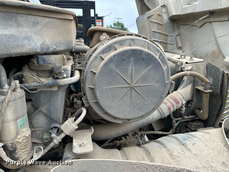 image for item DP3092 2002 International 4300  utility / service truck