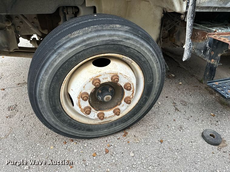 image for item DP3092 2002 International 4300  utility / service truck