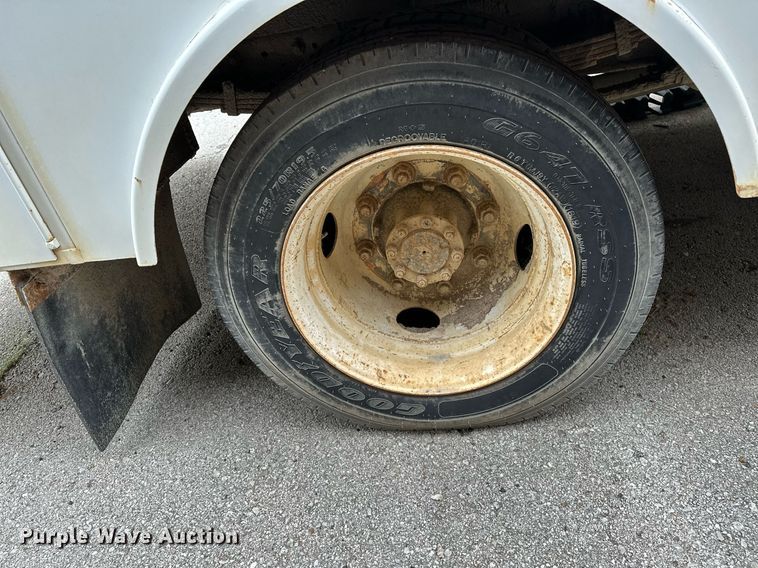 image for item DP3092 2002 International 4300  utility / service truck