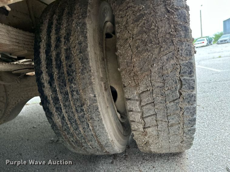 image for item DP3092 2002 International 4300  utility / service truck