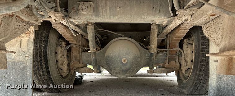 image for item DP3092 2002 International 4300  utility / service truck