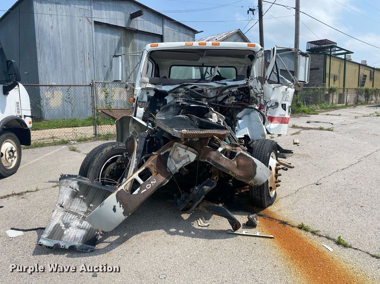 image for item DP3100 2000 International 4700  fuel / lube truck