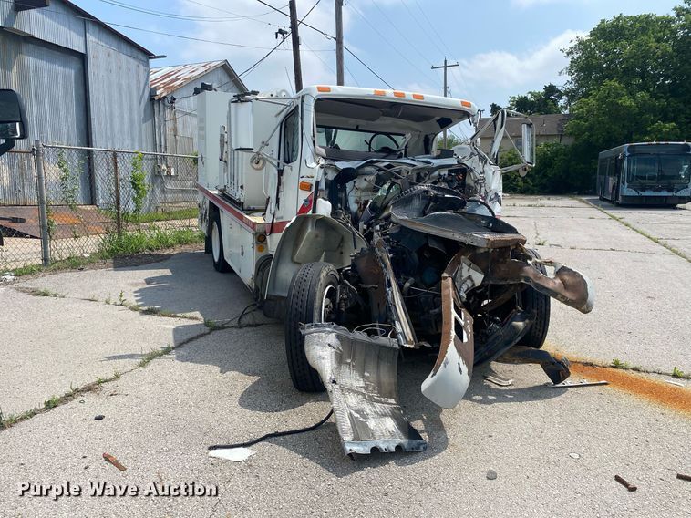 image for item DP3100 2000 International 4700  fuel / lube truck