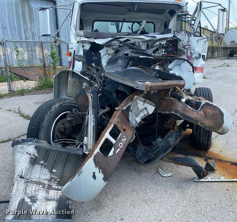 image for item DP3100 2000 International 4700  fuel / lube truck