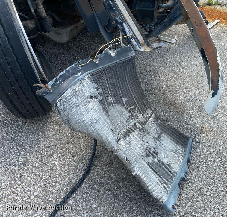 image for item DP3100 2000 International 4700  fuel / lube truck