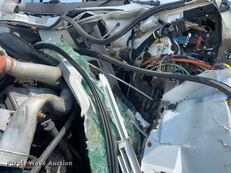 image for item DP3100 2000 International 4700  fuel / lube truck