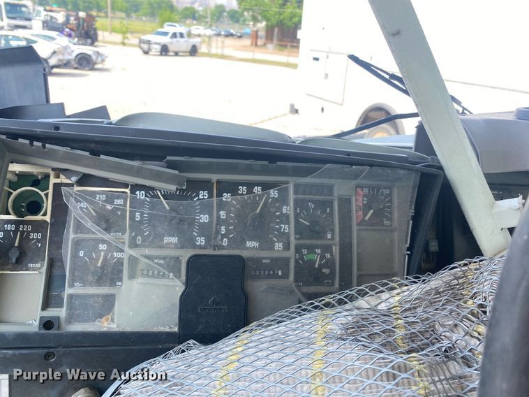 image for item DP3100 2000 International 4700  fuel / lube truck