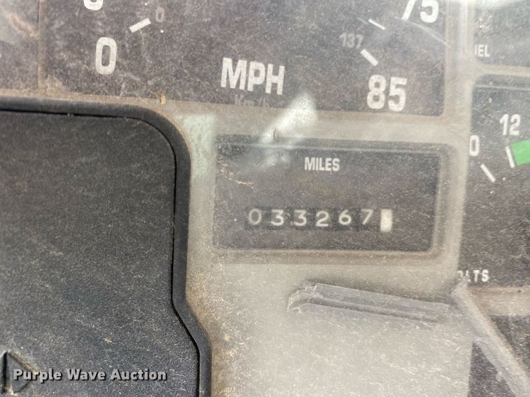 image for item DP3100 2000 International 4700  fuel / lube truck