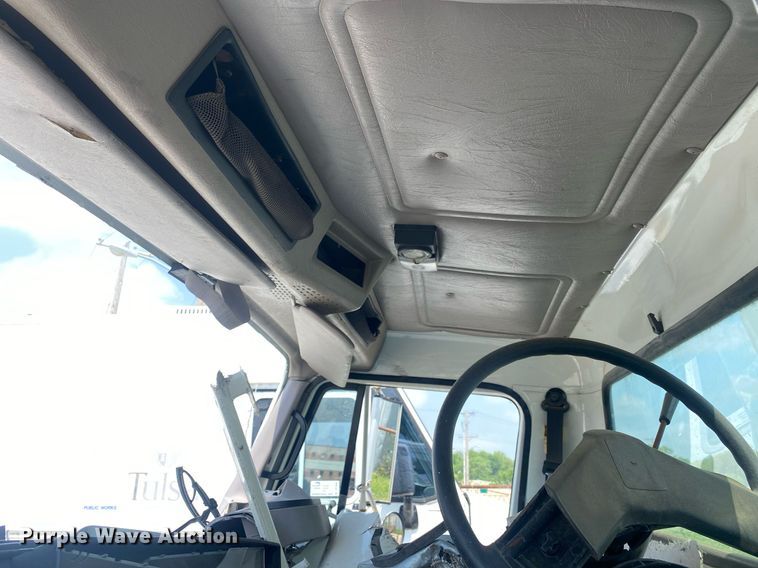 image for item DP3100 2000 International 4700  fuel / lube truck