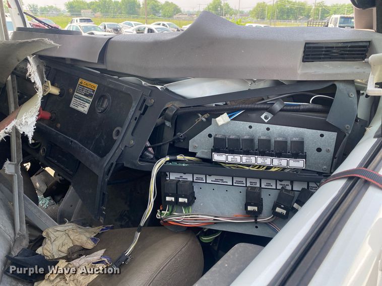 image for item DP3100 2000 International 4700  fuel / lube truck