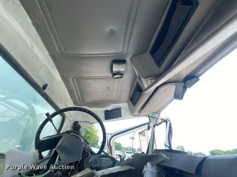 image for item DP3100 2000 International 4700  fuel / lube truck