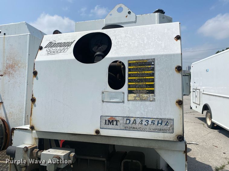 image for item DP3100 2000 International 4700  fuel / lube truck