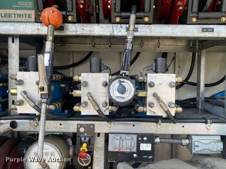 image for item DP3100 2000 International 4700  fuel / lube truck