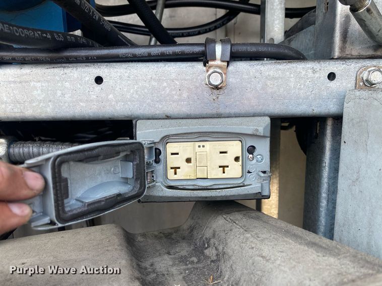 image for item DP3100 2000 International 4700  fuel / lube truck