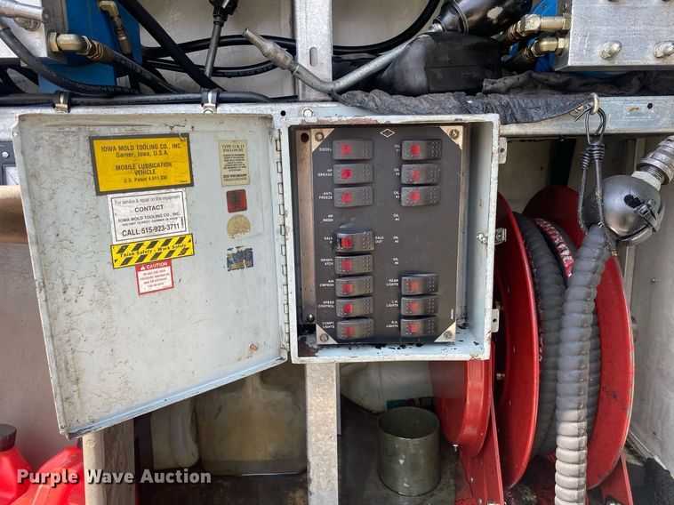 image for item DP3100 2000 International 4700  fuel / lube truck