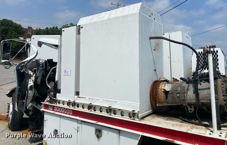 image for item DP3100 2000 International 4700  fuel / lube truck