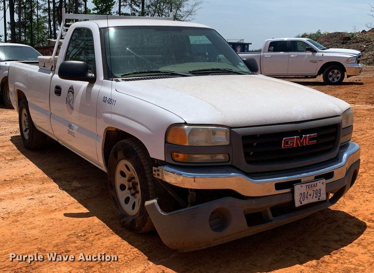 image for item DP8640 2005 GMC Sierra 1500  pickup truck