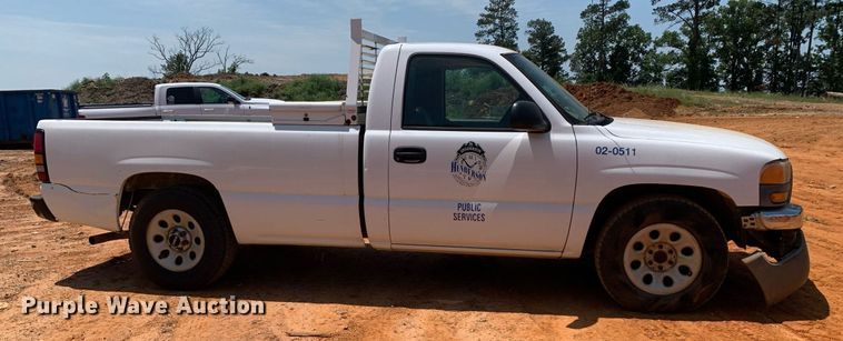 image for item DP8640 2005 GMC Sierra 1500  pickup truck