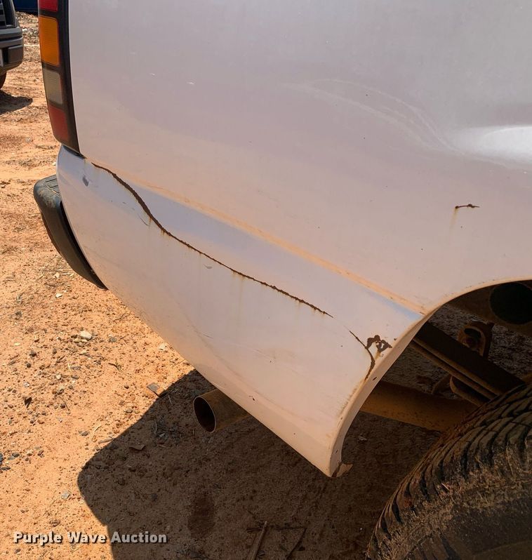 image for item DP8640 2005 GMC Sierra 1500  pickup truck