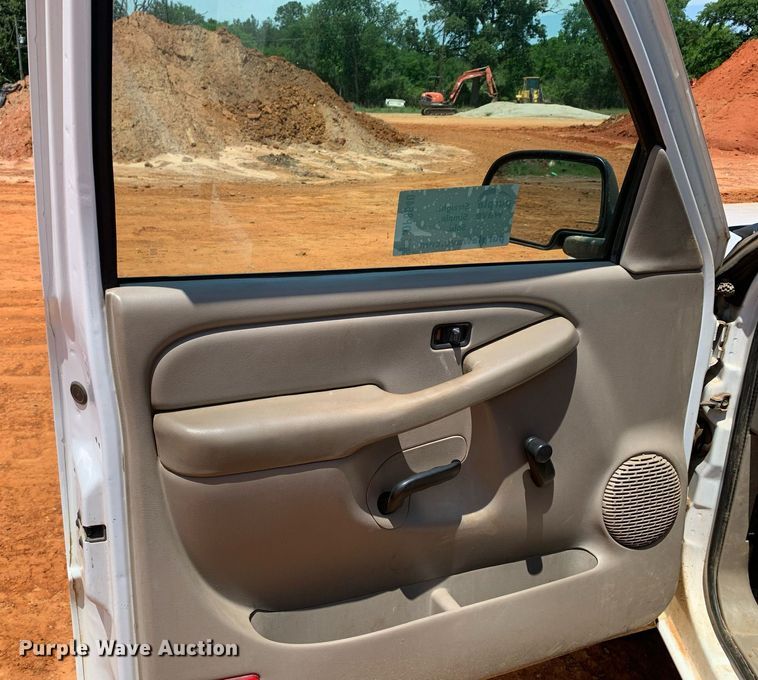 image for item DP8640 2005 GMC Sierra 1500  pickup truck