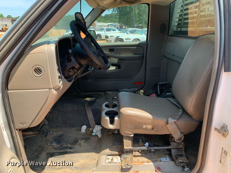 image for item DP8640 2005 GMC Sierra 1500  pickup truck