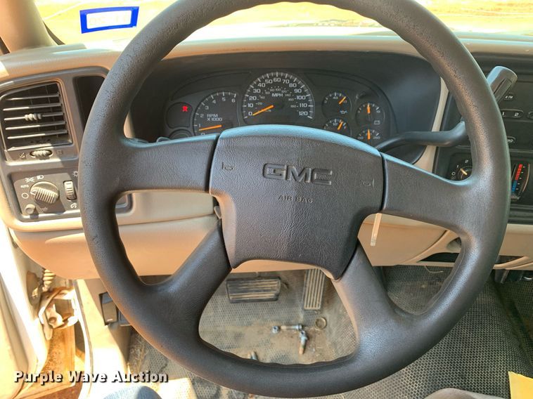 image for item DP8640 2005 GMC Sierra 1500  pickup truck