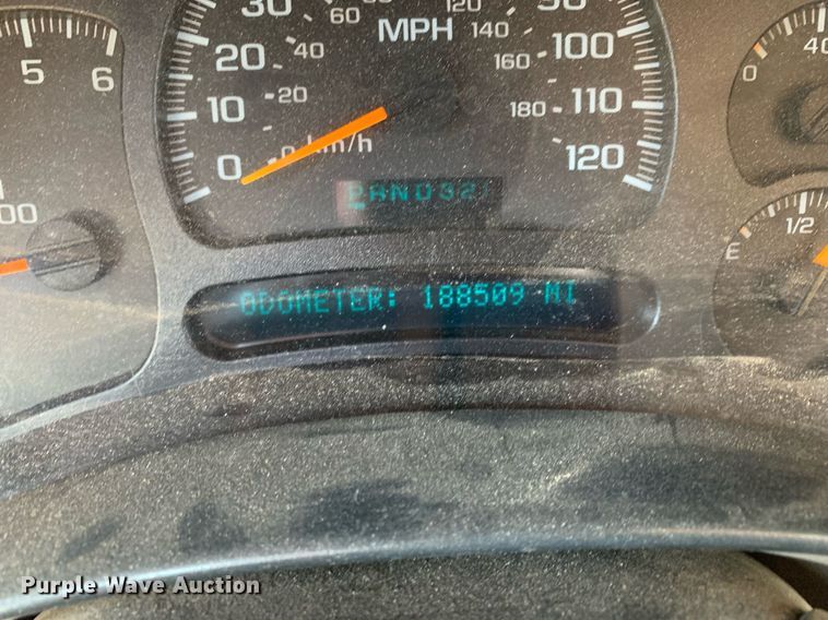 image for item DP8640 2005 GMC Sierra 1500  pickup truck