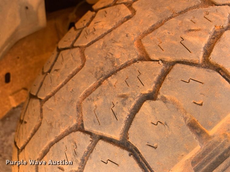 image for item DP8640 2005 GMC Sierra 1500  pickup truck