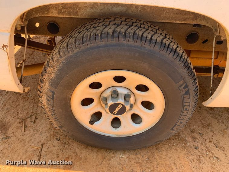 image for item DP8640 2005 GMC Sierra 1500  pickup truck