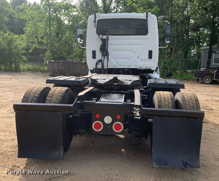 image for item DP8643 2014 International ProStar 113  semi truck