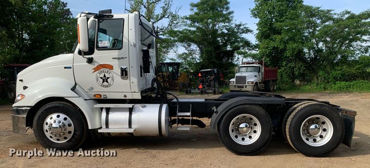 image for item DP8643 2014 International ProStar 113  semi truck