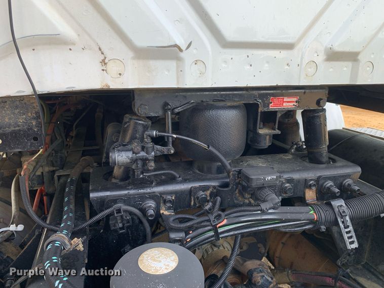 image for item DP8643 2014 International ProStar 113  semi truck