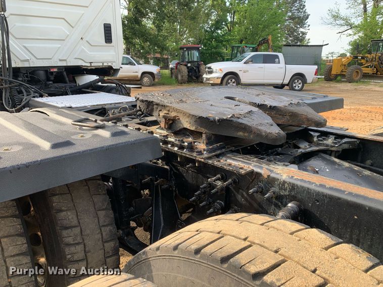 image for item DP8643 2014 International ProStar 113  semi truck