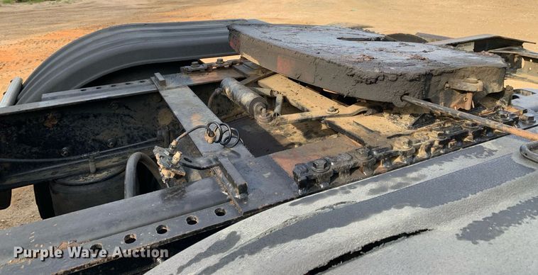 image for item DP8643 2014 International ProStar 113  semi truck