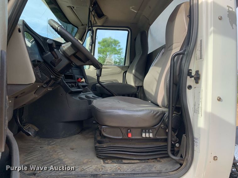 image for item DP8643 2014 International ProStar 113  semi truck