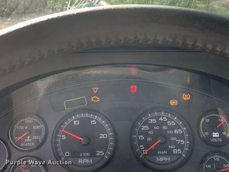 image for item DP8643 2014 International ProStar 113  semi truck