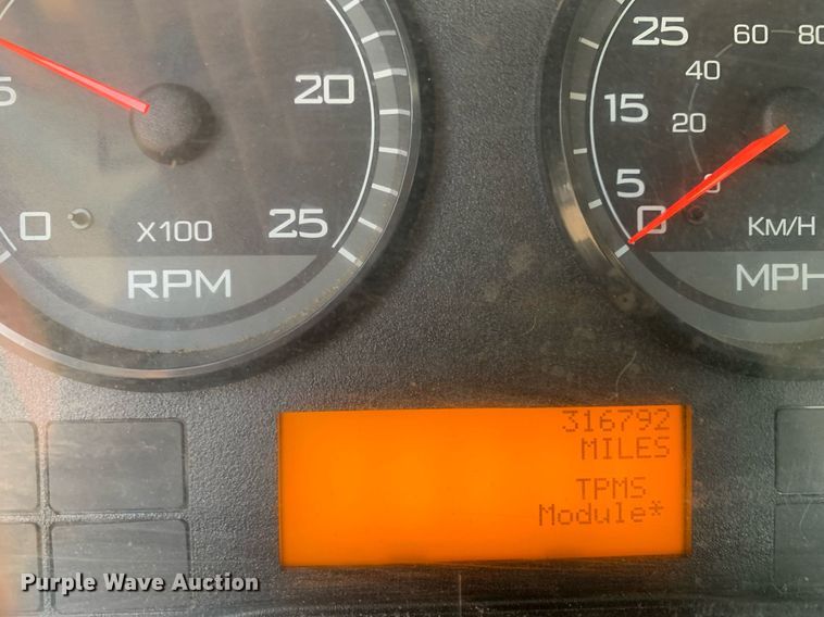 image for item DP8643 2014 International ProStar 113  semi truck