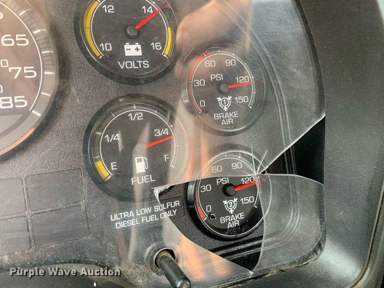 image for item DP8643 2014 International ProStar 113  semi truck