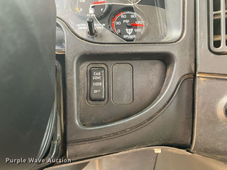 image for item DP8643 2014 International ProStar 113  semi truck