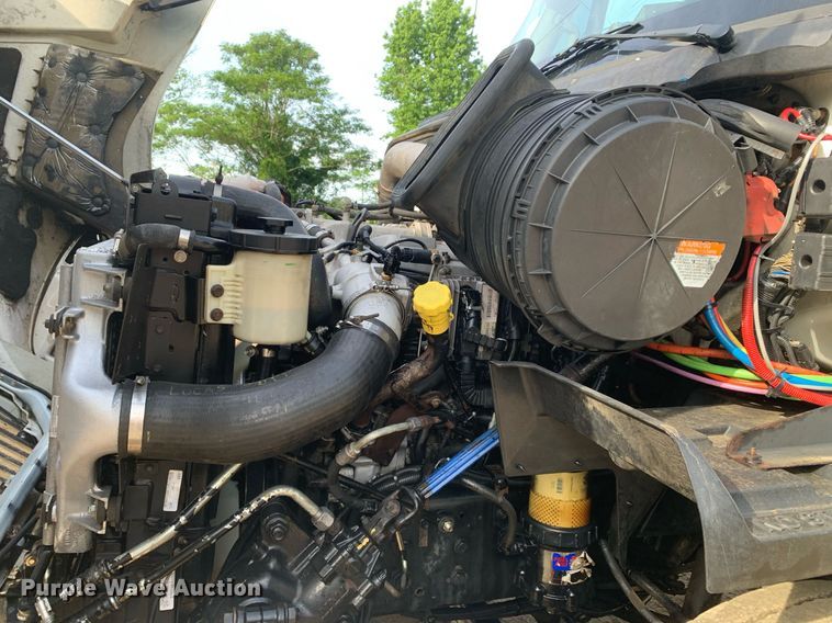 image for item DP8643 2014 International ProStar 113  semi truck