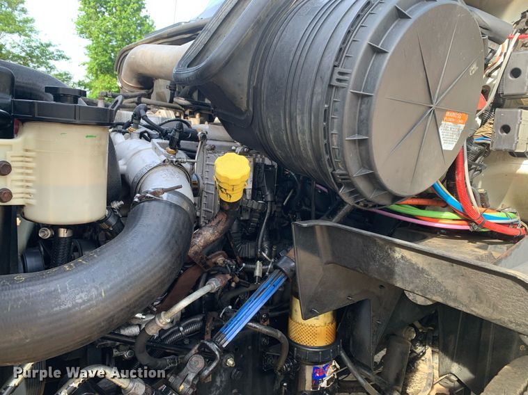 image for item DP8643 2014 International ProStar 113  semi truck