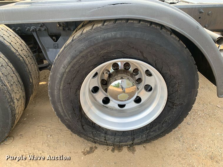 image for item DP8643 2014 International ProStar 113  semi truck