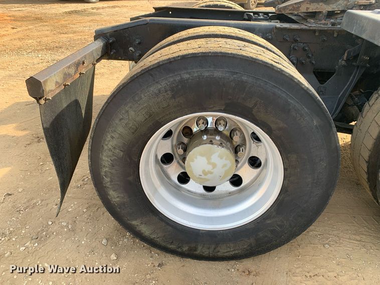 image for item DP8643 2014 International ProStar 113  semi truck