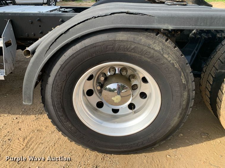 image for item DP8643 2014 International ProStar 113  semi truck