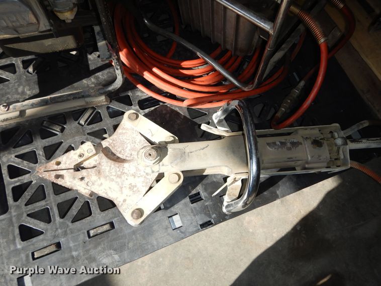 image for item IB9825 Hurst Jaws of Life  rescue equipment