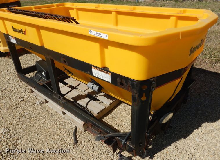 image for item IB9835 SnowEx V-Maxx 8500  spreader